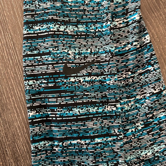 Nike pro leggings size medium - Picture 4 of 5